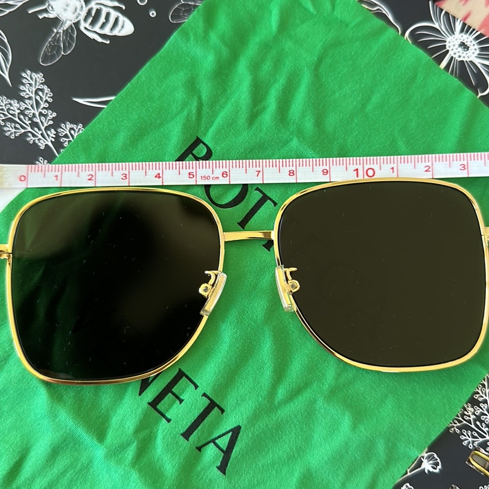 BOTTEGA VÉNETA Gold aviator style sunglasses - Picture 9 of 9